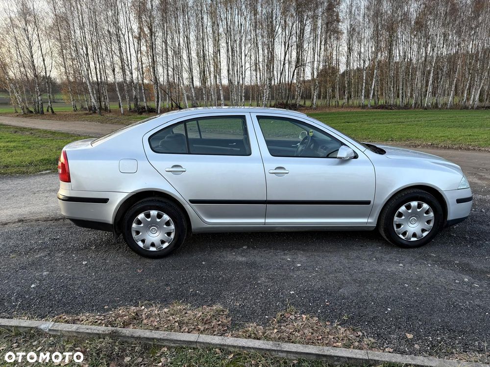 Skoda Octavia 1.6 Active - 9