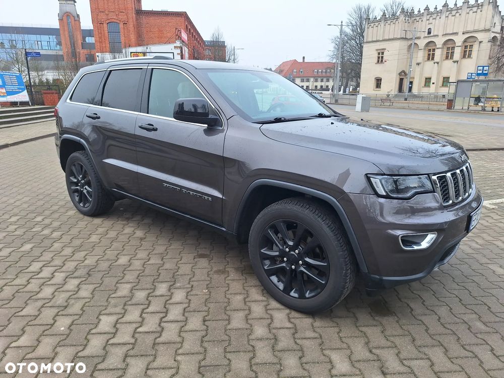Jeep Grand Cherokee - 1
