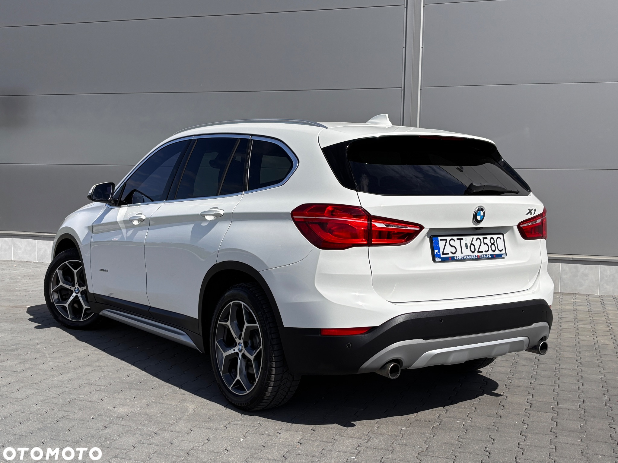 BMW X1 xDrive28i xLine - 8