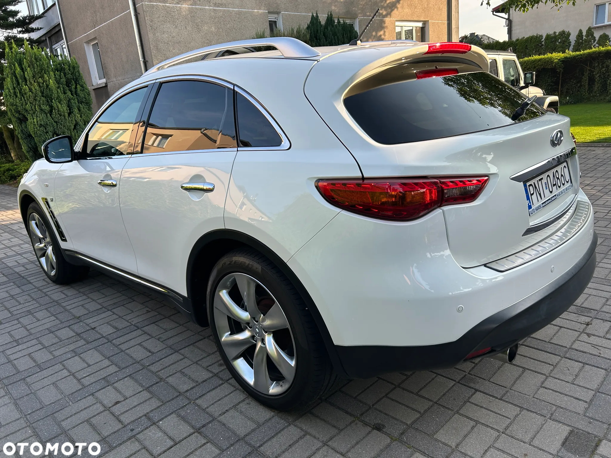 Infiniti QX70 3.7 S Premium - 8