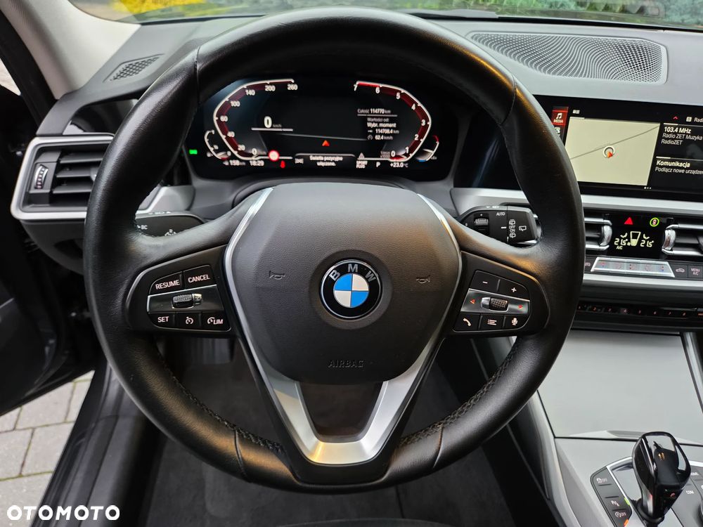 BMW Seria 3 330i Touring xDrive Sport Line - 34