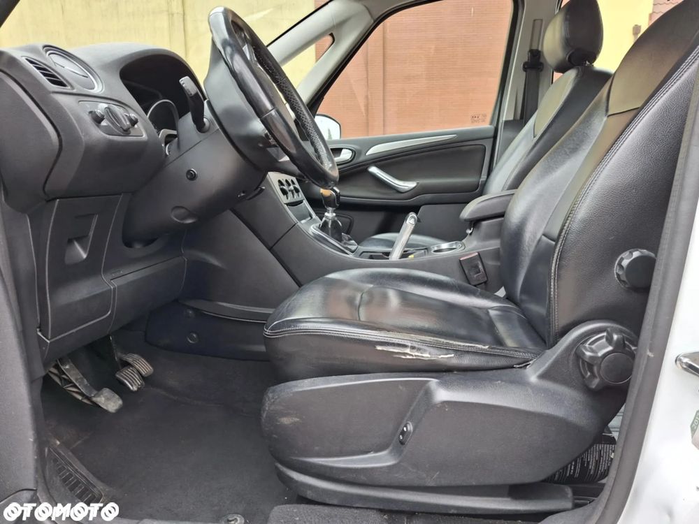 Ford Galaxy - 14