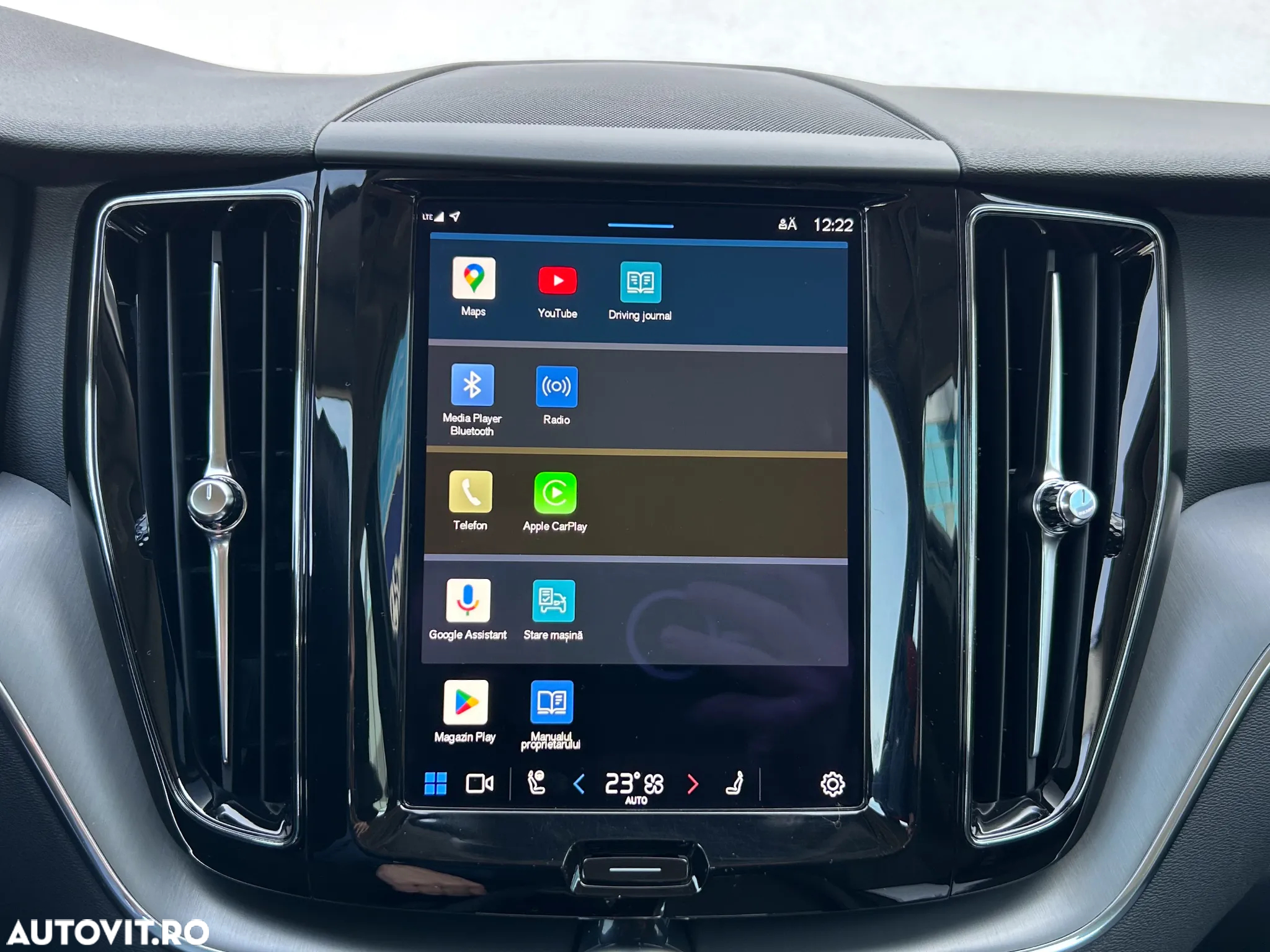 Volvo XC 60 B5 MHEV AT8 AWD Momentum Pro - 31