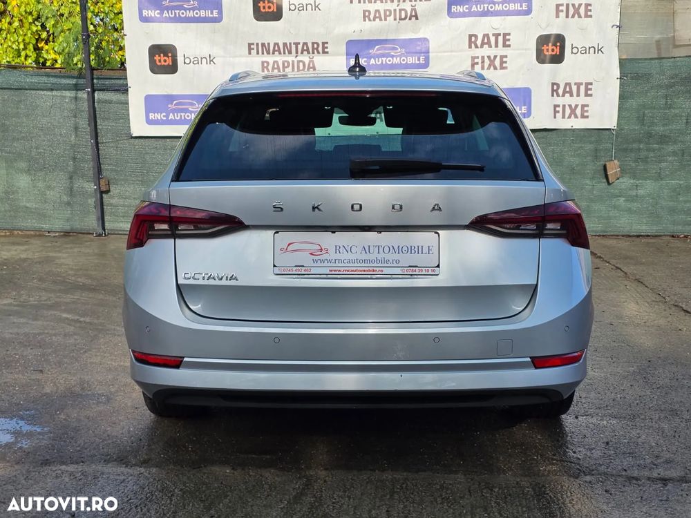 Skoda Octavia Combi 2.0 TDI DSG Style - 13