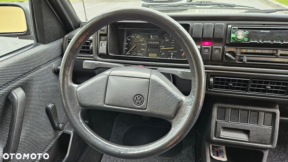 Volkswagen Golf 1.6 GL D - 19