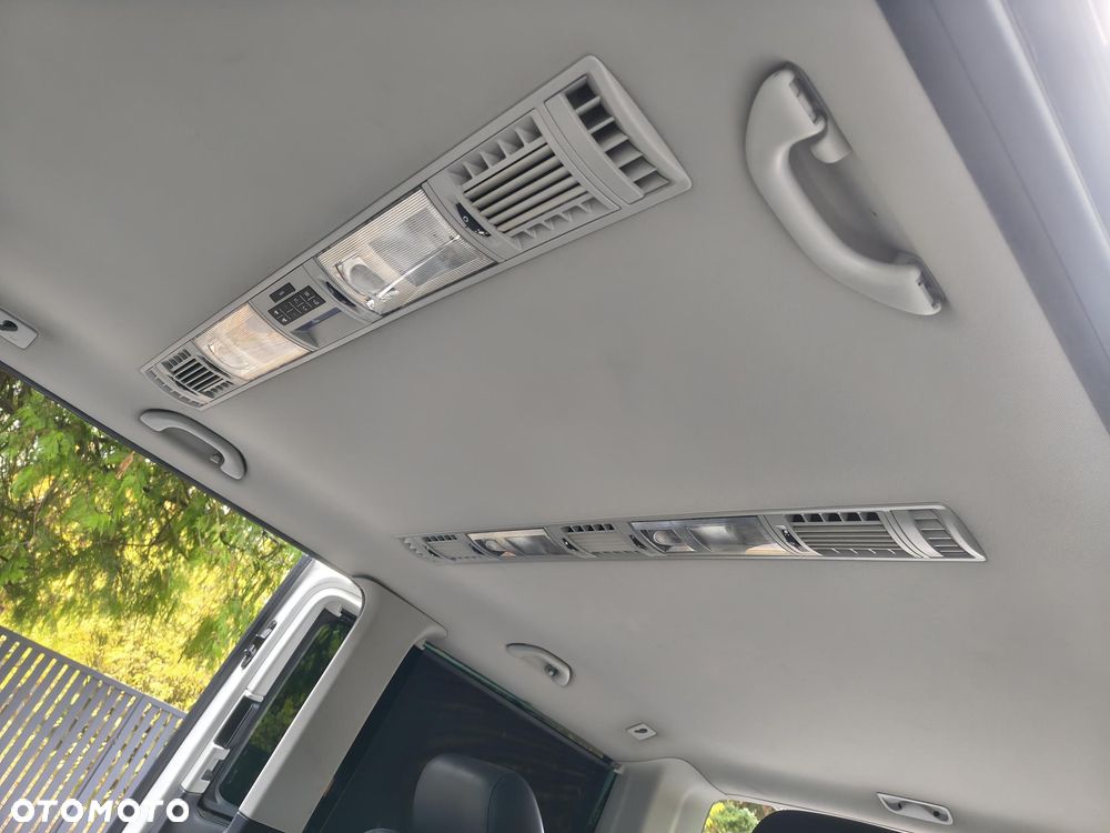 Volkswagen Multivan - 19