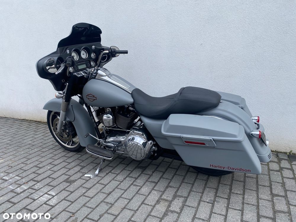 Harley-Davidson Touring Street Glide - 8