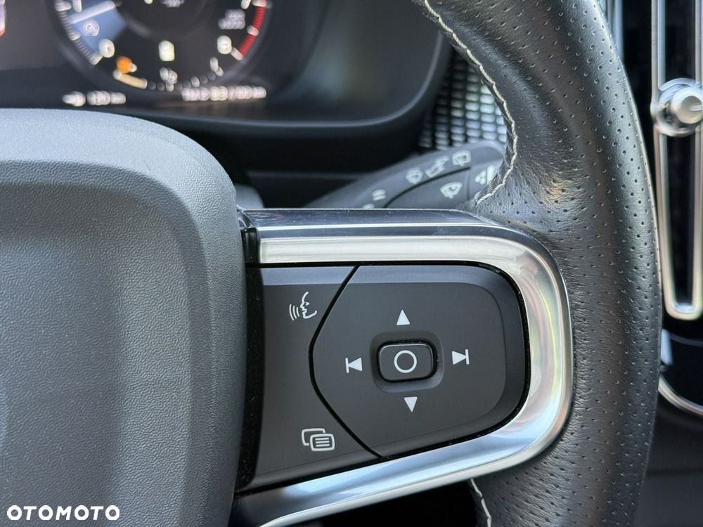 Volvo XC 40 B4 B Geartronic RDesign - 26