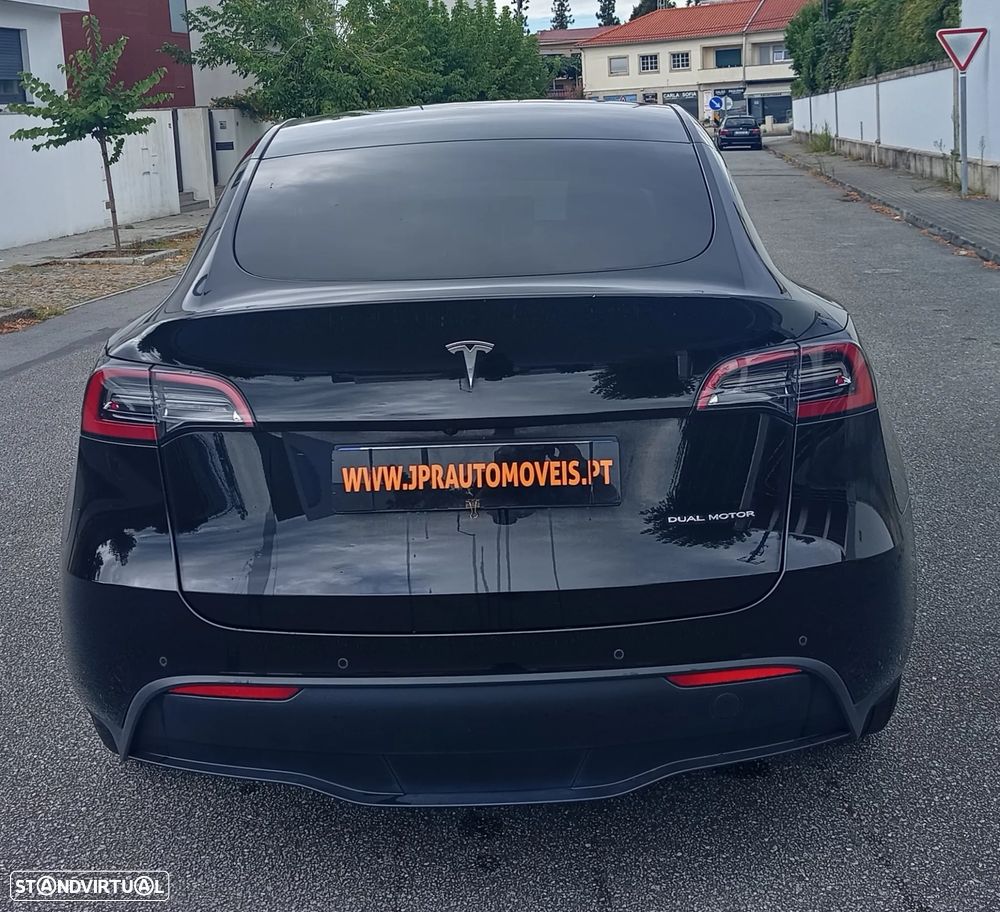 Tesla Model Y Long Range Dual Motor AWD - 8