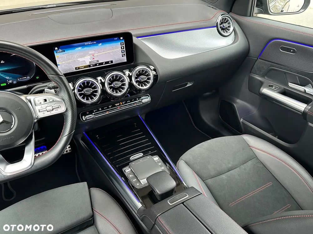 Mercedes-Benz EQA 300 66.5kWh 4-Matic AMG Line - 21