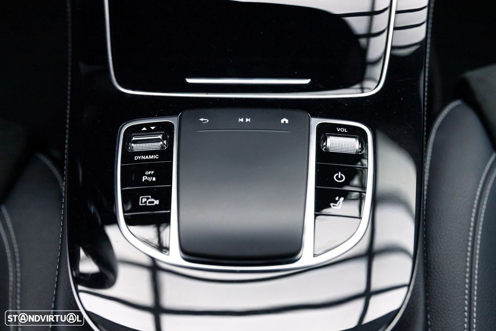 Mercedes-Benz E 300 e AMG Line - 44