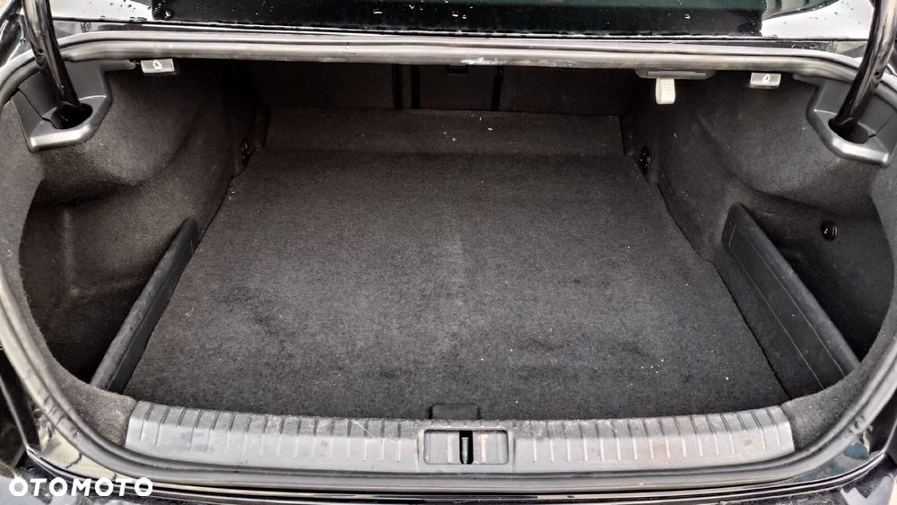 Volkswagen Passat - 10