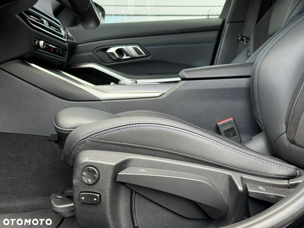BMW Seria 3 320d xDrive M Sport Sport - 25