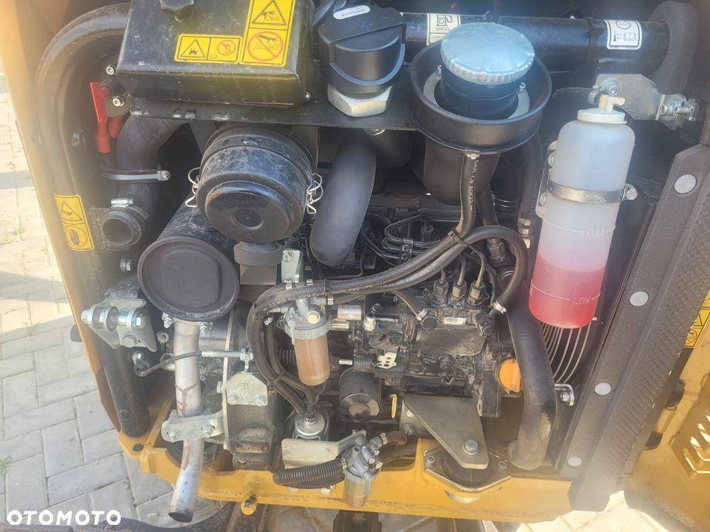 Caterpillar 301.4 C - 4