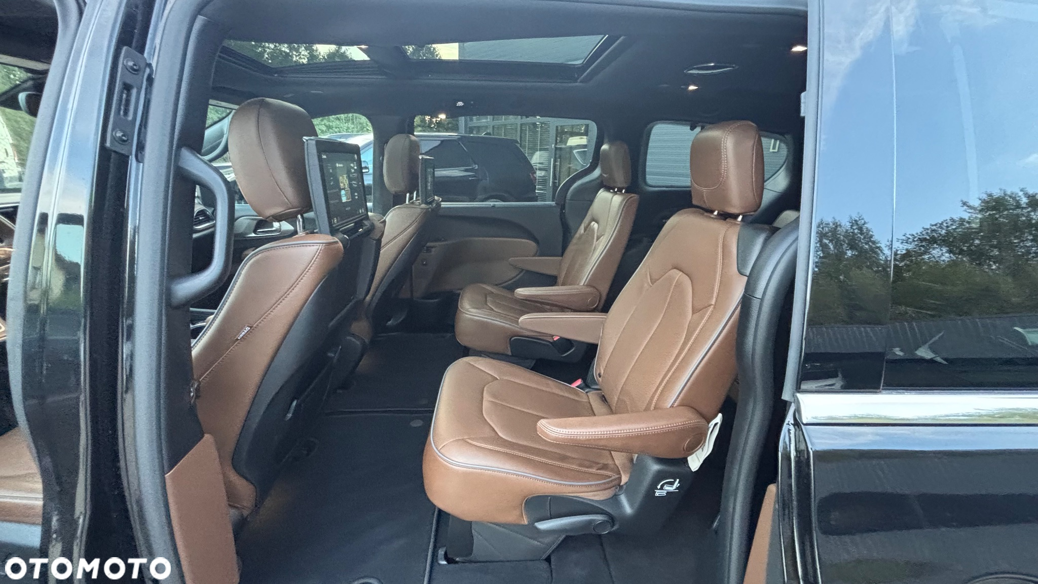 Chrysler Pacifica - 15