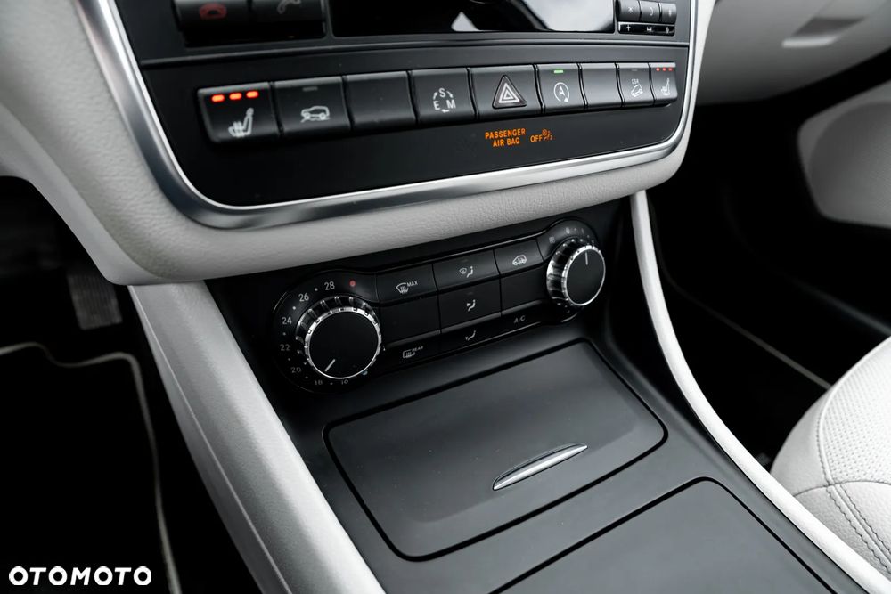 Mercedes-Benz GLA 250 4Matic 7G-DCT Activity Edition - 33