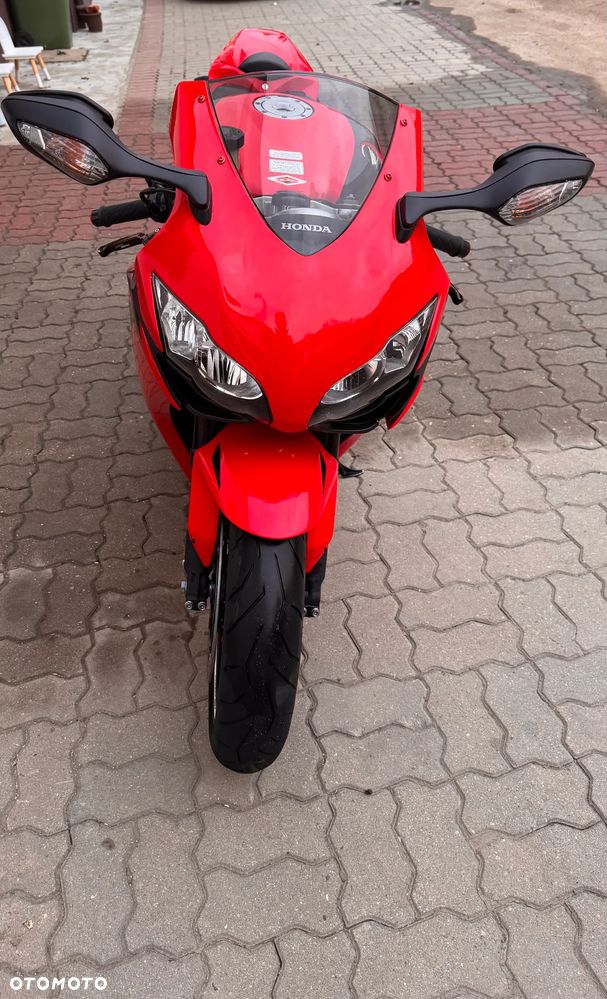 Honda CBR - 3