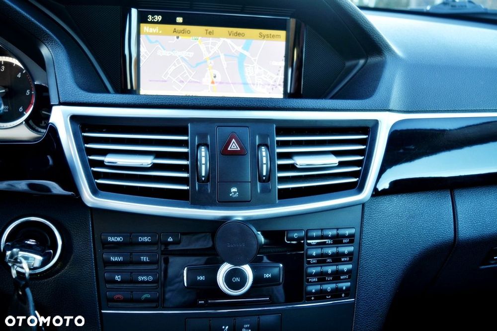 Mercedes-Benz Klasa E 350 CDI DPF 4Matic BlueEFFICIENCY 7G-TRONIC Avantgarde - 19