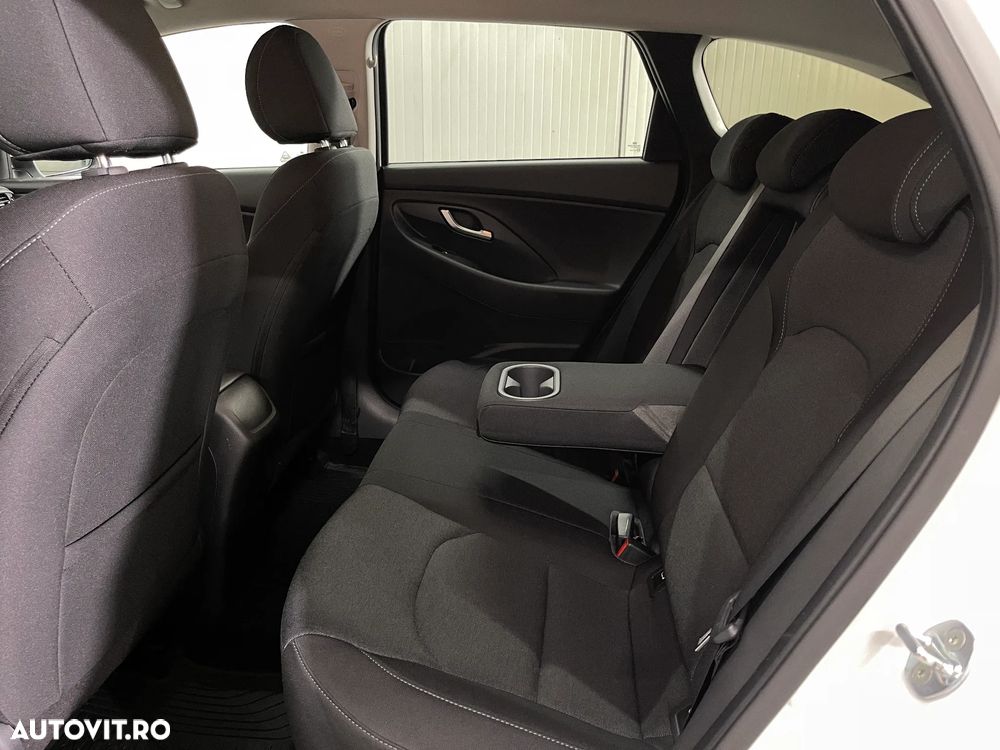 Hyundai i30 1.5 110CP M/T Highway - 12