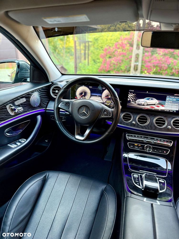 Mercedes-Benz Klasa E 300 9G-TRONIC - 4