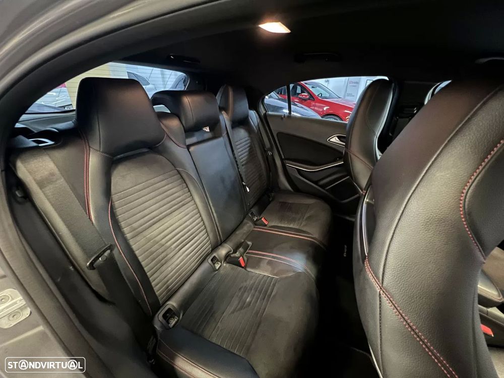 Mercedes-Benz A 180 d AMG Line - 10