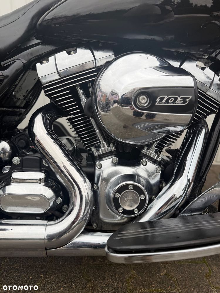 Harley-Davidson Touring Street Glide - 3