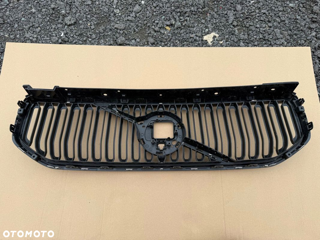 GRILL ATRAPA Volvo XC40 IDEALNA ORYGINAŁ KAMERA RADAR - 4