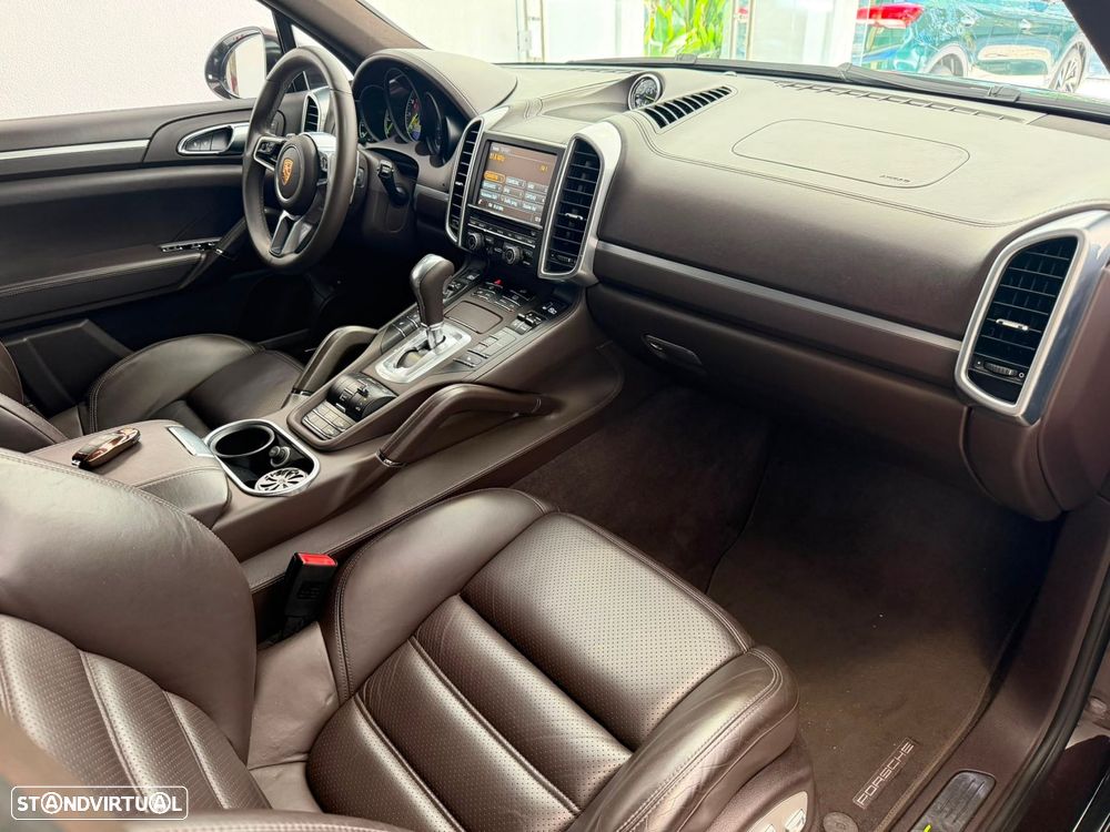 Porsche Cayenne S E-Hybrid Platinum Edition - 9