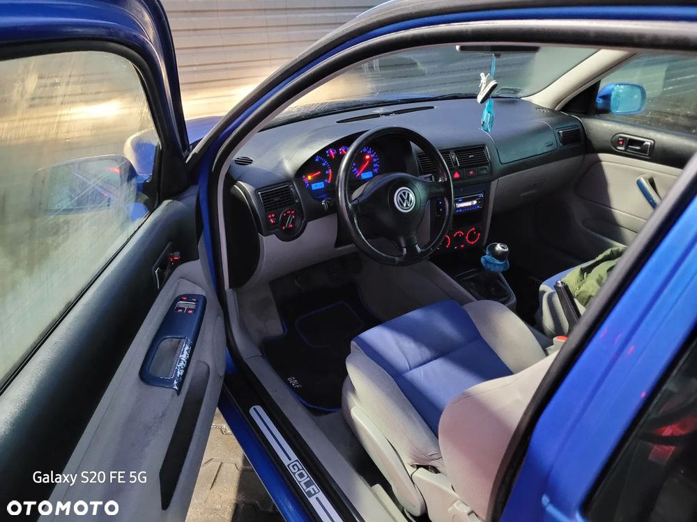 Volkswagen Golf - 9