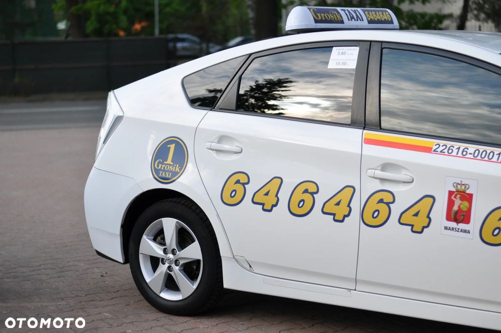 Toyota Prius 1.8 HSD Life - 11