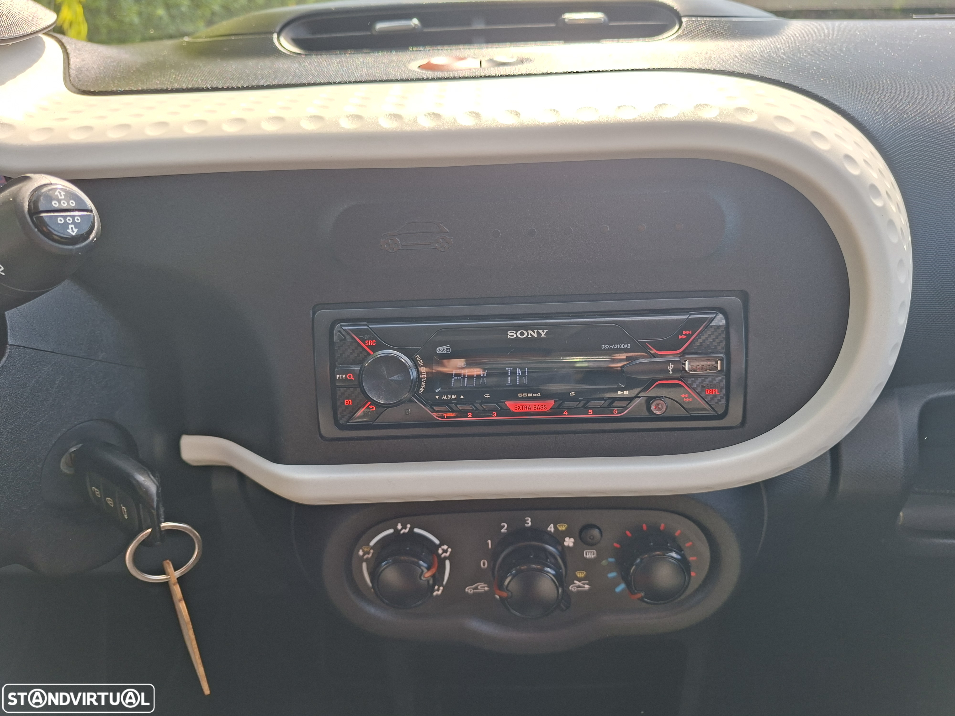 Renault Twingo SCe 70 Liberty - 30