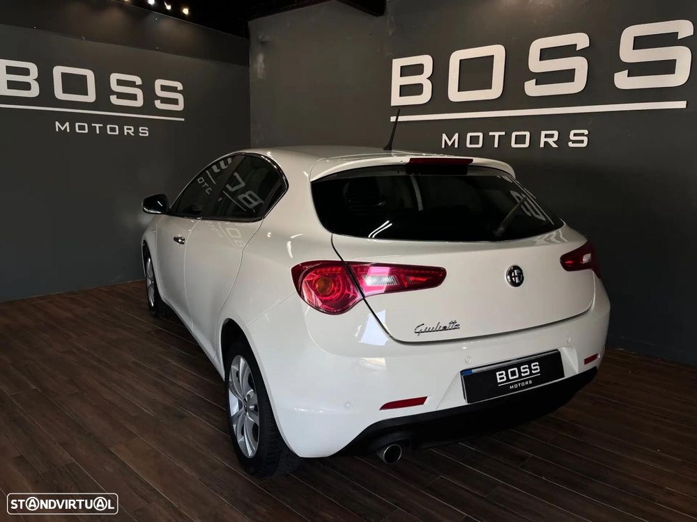 Alfa Romeo Giulietta 1.6 JTDM Exclusive - 8