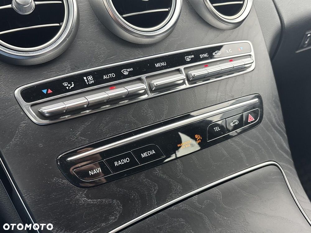 Mercedes-Benz Klasa C 200 4MATIC 9G-TRONIC - 25