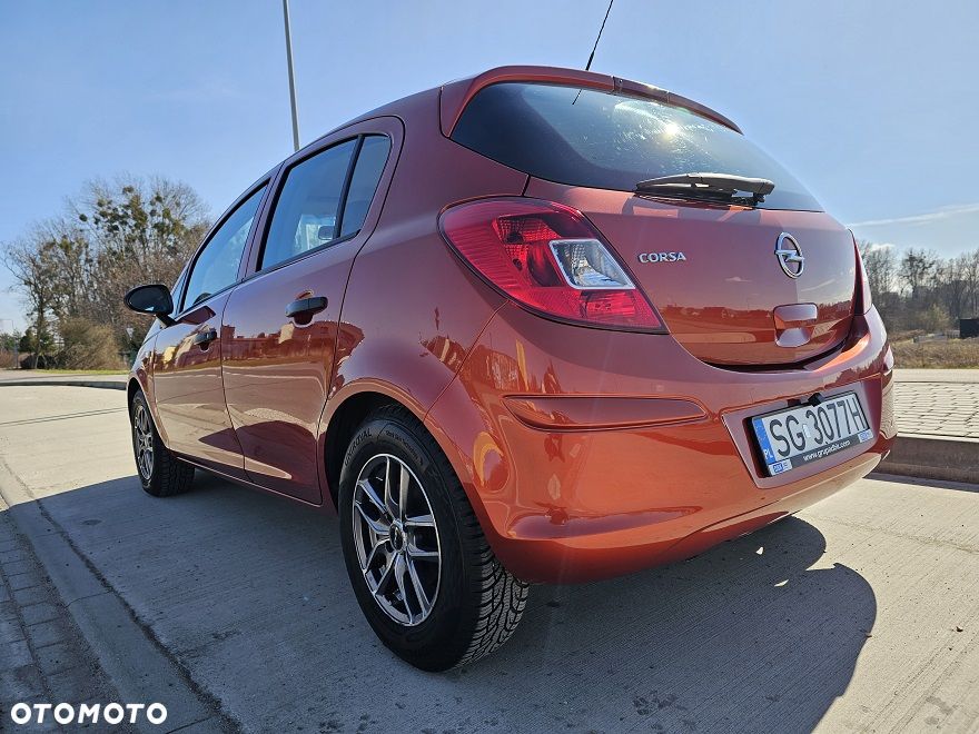 Opel Corsa 1.2 16V Essentia - 4