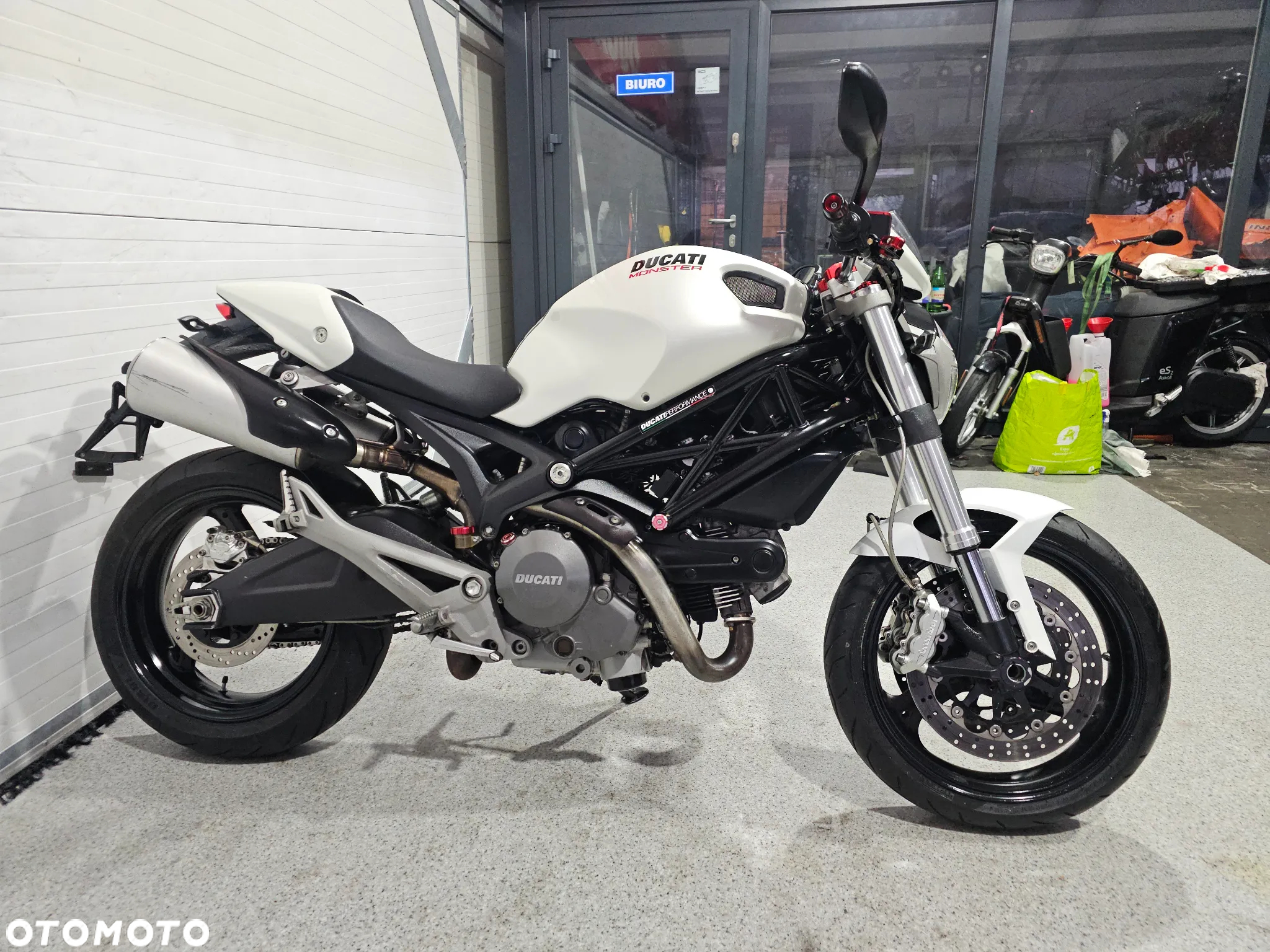 Ducati Monster - 17