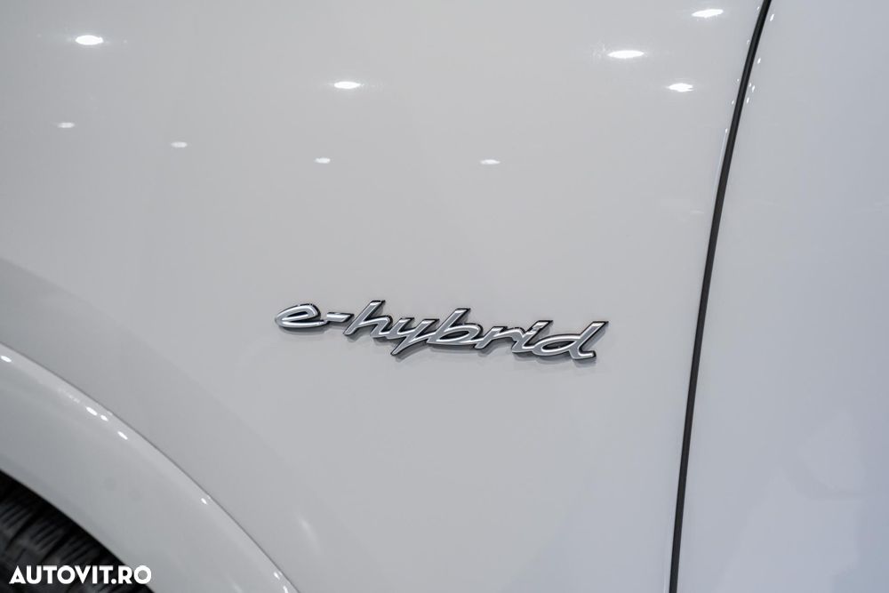 Porsche Cayenne Coupe E-Hybrid - 11