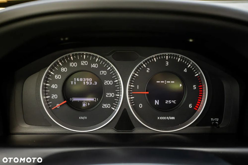 Volvo XC 60 2.4D AWD - 27