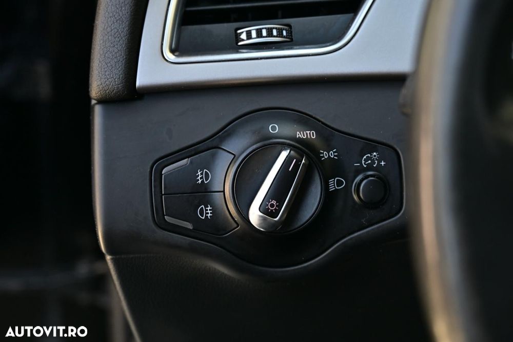 Audi A4 2.0 TDI DPF S line Sportpaket - 17