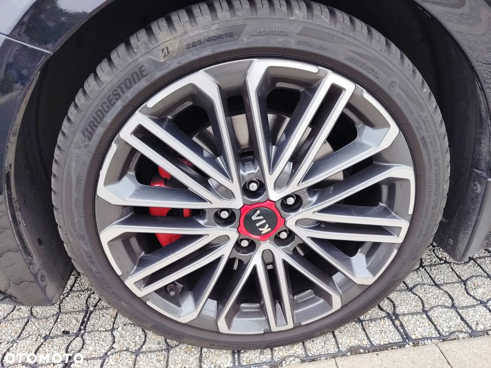 Kia ProCeed 1.6 T-GDI GT DCT - 9