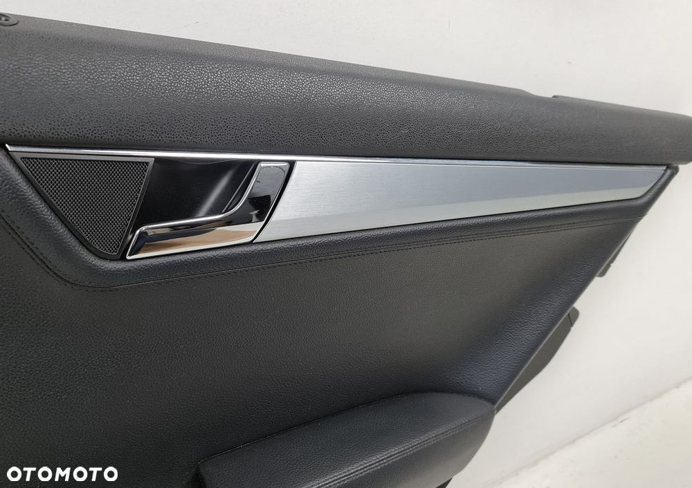 TAPICERKA BOCZEK TYLNY PRAWY TYŁ MERCEDES W204 - 2