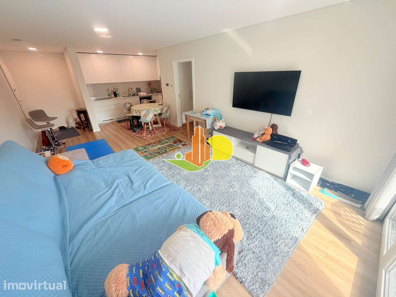 Arrenda-se T2 mobilado com Garagem - Grande imagem: 2/17