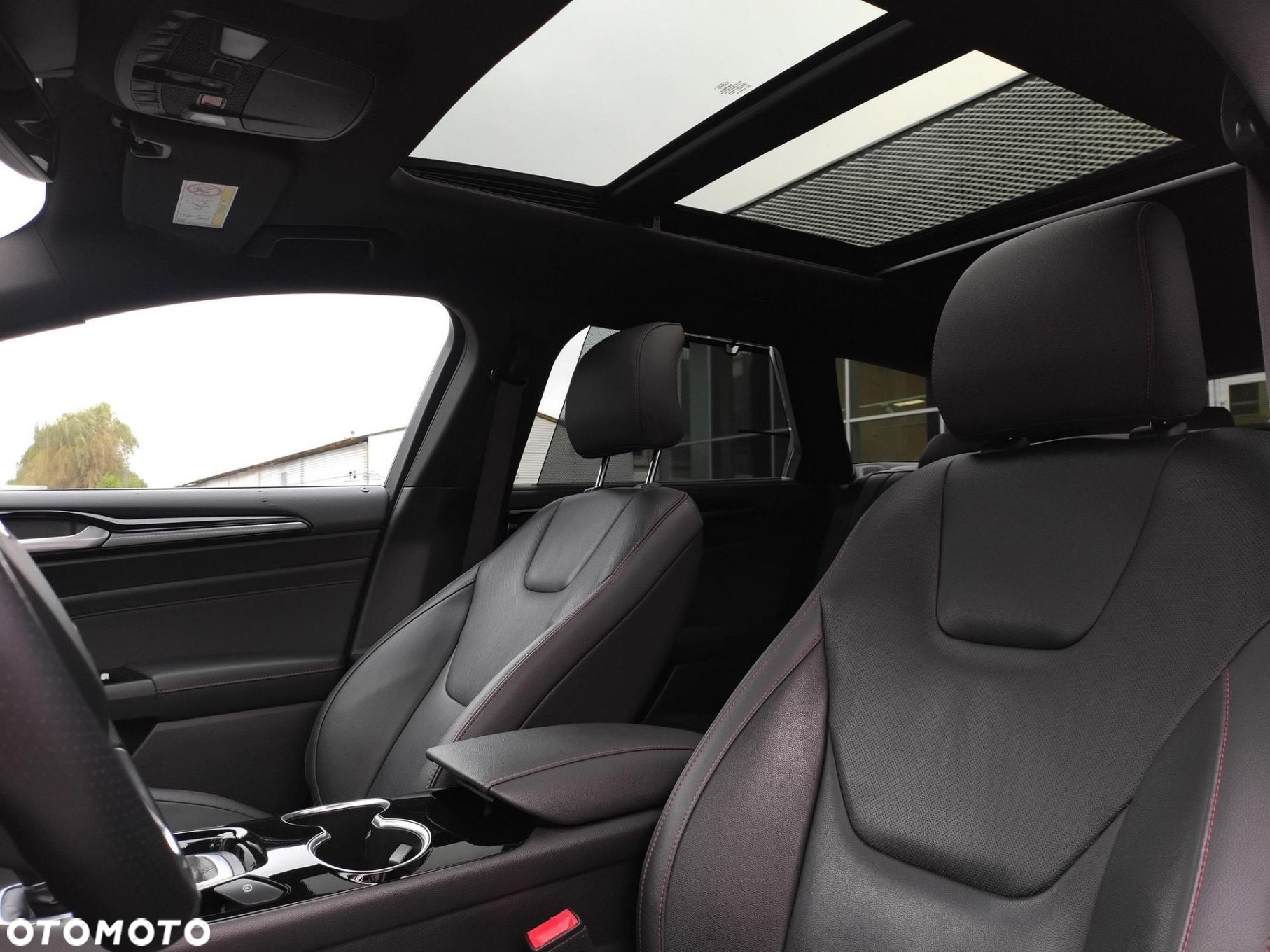 Ford Mondeo 2.0 Hybrid ST-Line X - 32