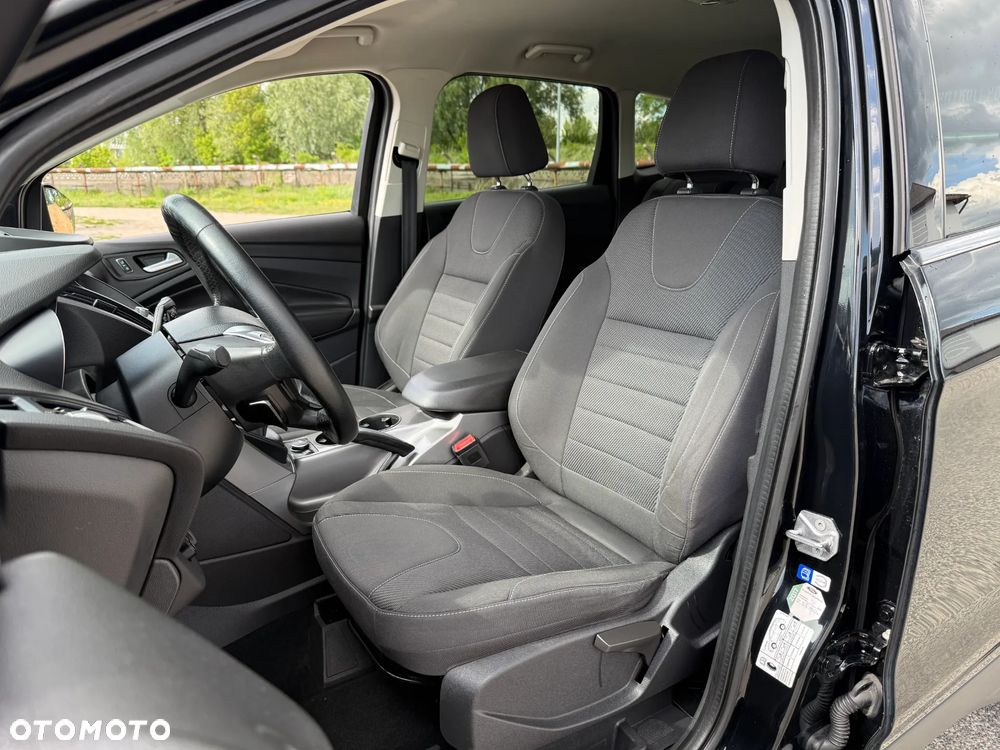 Ford Kuga 1.5 EcoBoost 2x4 Titanium - 4