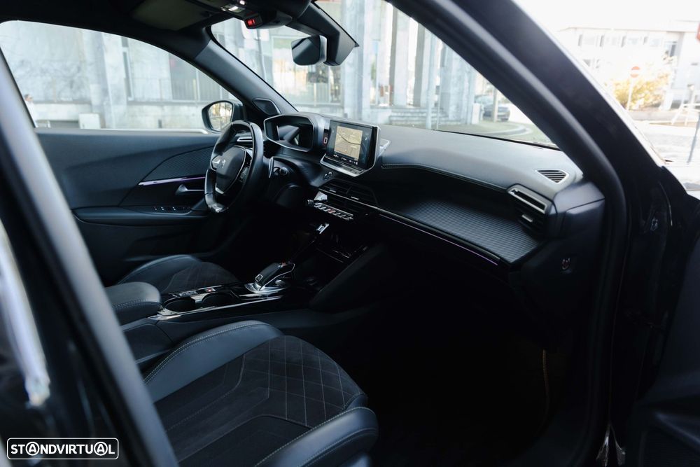 Peugeot 2008 1.2 PureTech GT Line EAT8 - 29