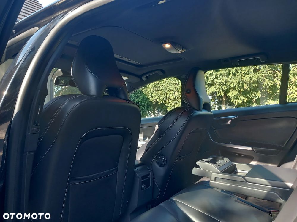 Volvo V60 D6 AWD Plug-in Hybrid Summum - 16