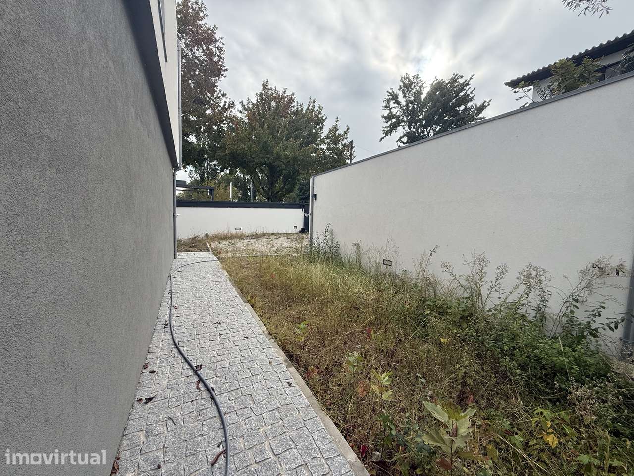 Moradia T4 Geminada com Jardim e Terraço/Possib,PERMUTA - Grande imagem: 3/42