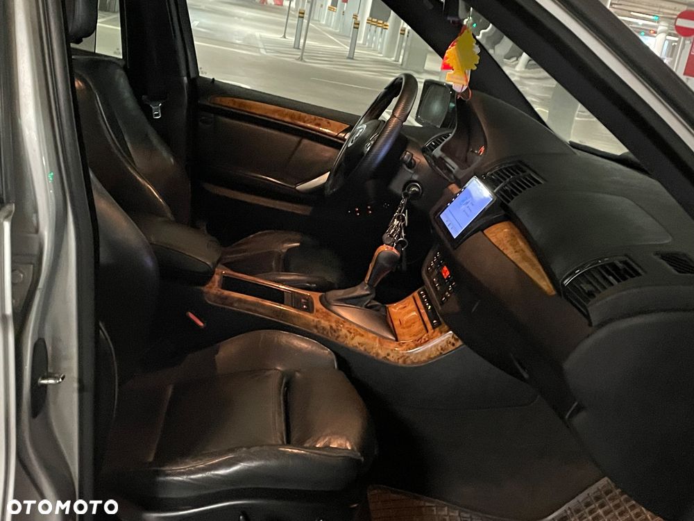 BMW X5 4.4 i Edition Exclusive - 10