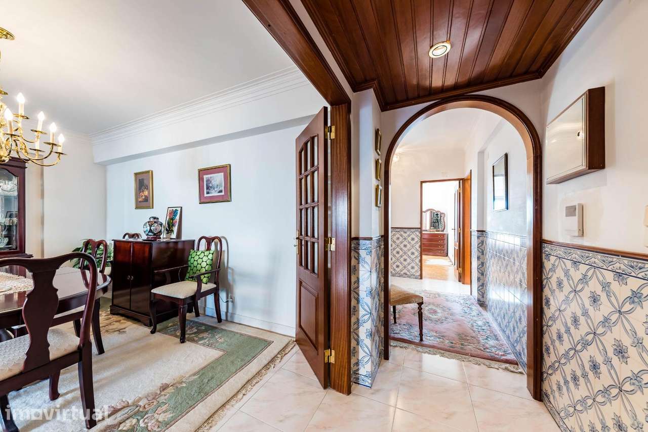 Apartamento T3 com Garagem e Varandas – Cascais - Grande imagem: 4/43