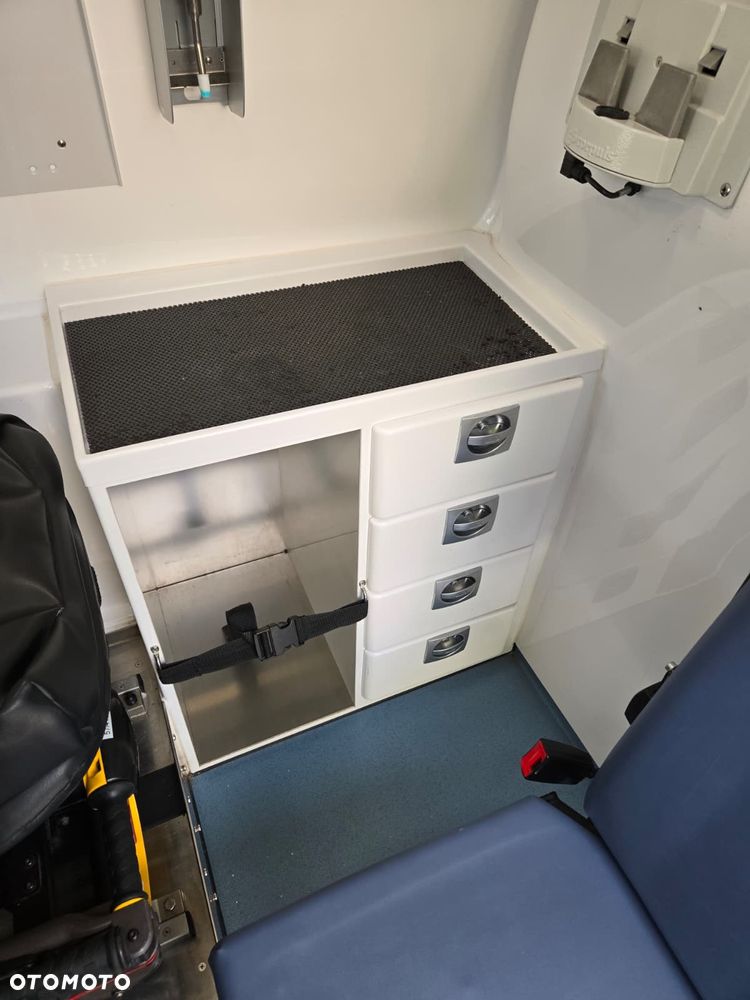 Volkswagen TRANSPORTER T6.1 Ambulans Karetka - 11