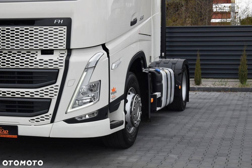 Volvo FH500 / EURO 6 / NOWY MODEL / KLIMATYZACJA POSTOJOWA / ACC / LEDY / 2 ZBIORNIKI / 2022 / NISKI PRZEBIEG / SERWISOWANY / SPROWADZONY - 11